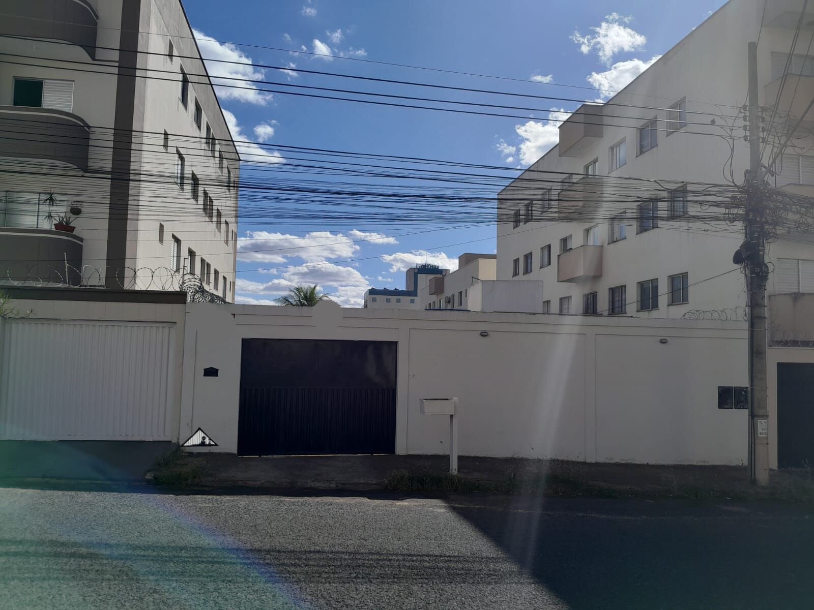 VENDE-SE KITNETS — 1° QUADRA DA UFU - Agio Imóveis Uberlândia
